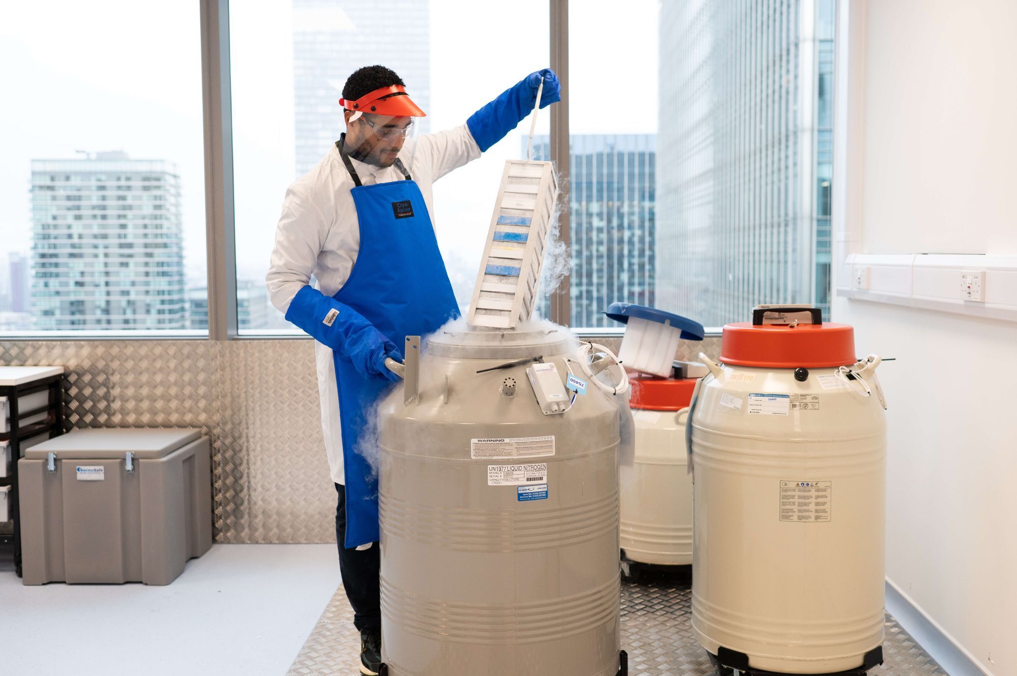hVIVO_Lab_Services_Liquid_Nitrogen_Storage